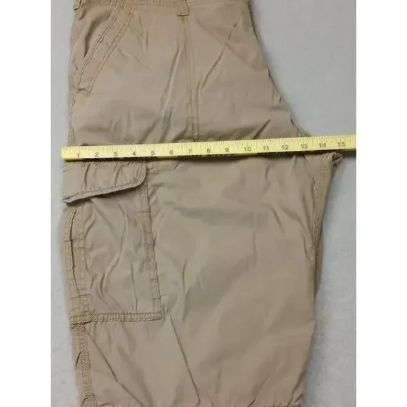 Lee's (40) Men's Tan Khaki Cargo Style Shorts - Picture 5 of 11